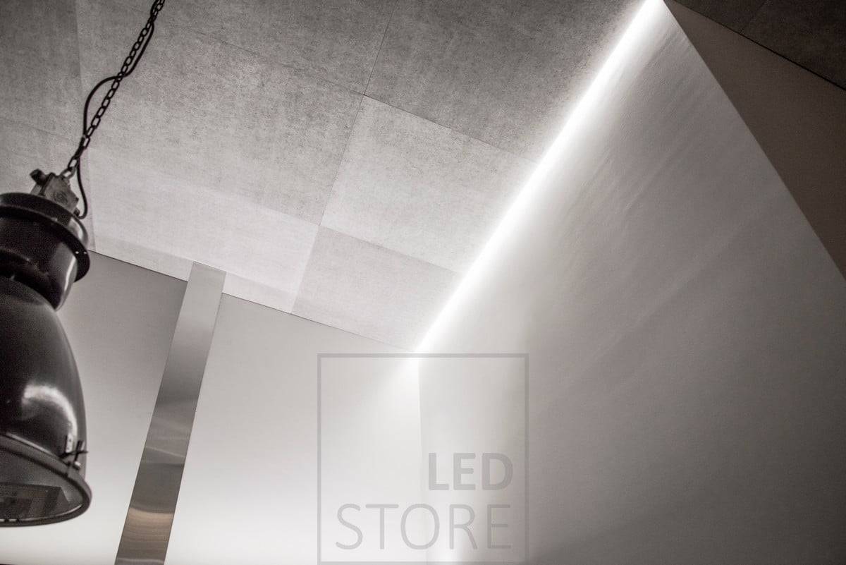 Nepřímé osvětlení v obývacím pokoji pro vytvoření náladového osvětlení. Ledstore.fi